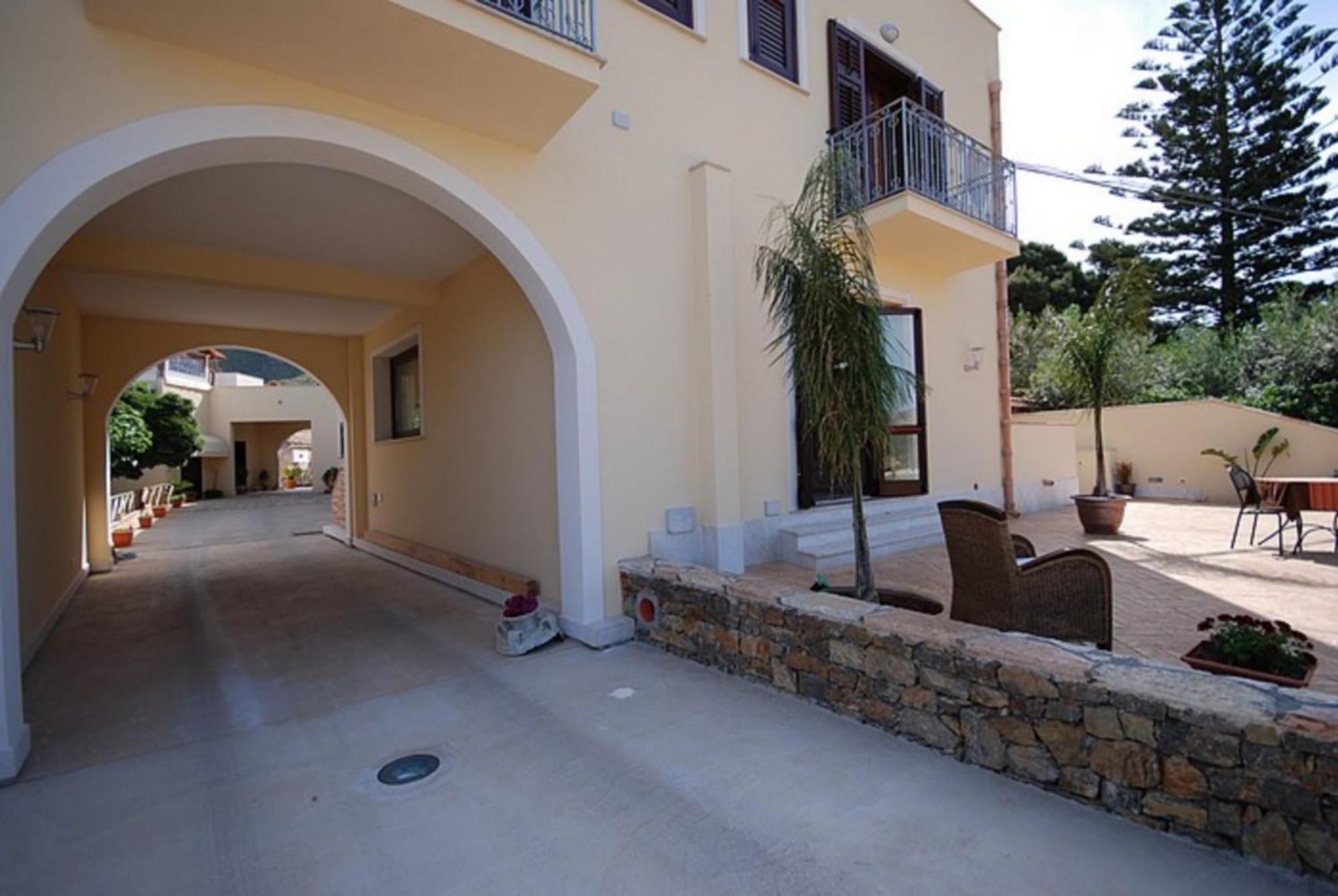 קסטלוצו Trigrana Vacanze Hotel מראה חיצוני תמונה