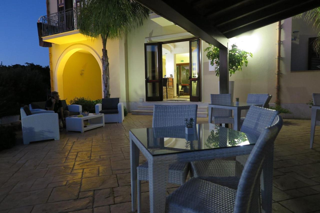 קסטלוצו Trigrana Vacanze Hotel מראה חיצוני תמונה